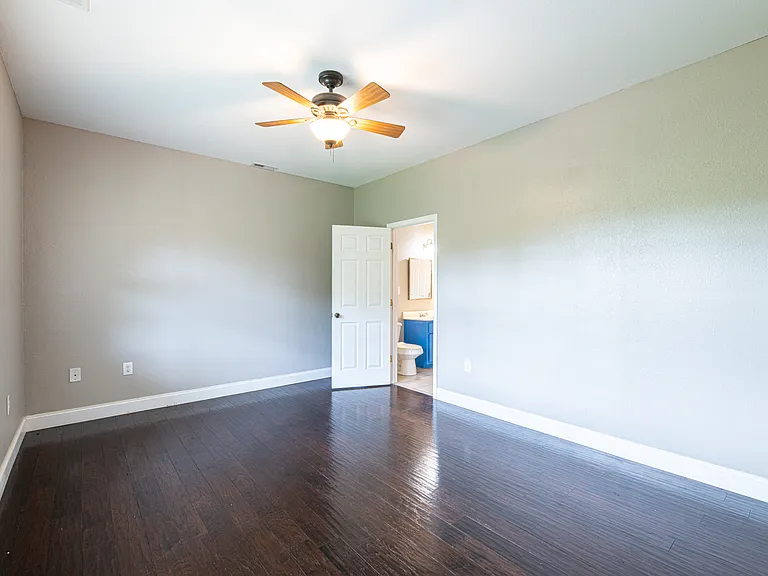 7211 Remagen Ln — Photo 14