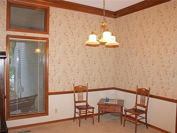 5th image of 2400 NE 66th St
