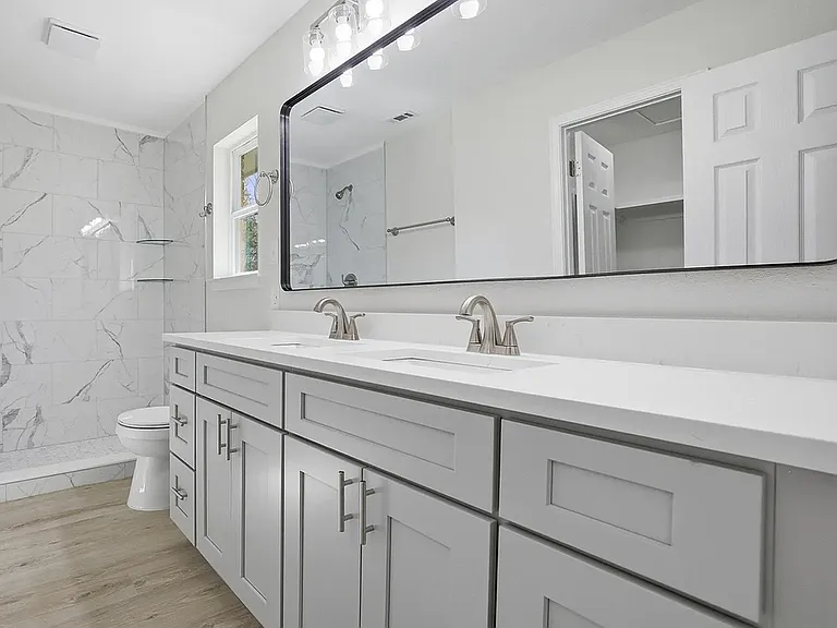 4224 N Star Ave — Photo 2