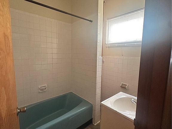 5th image of 532 10th St