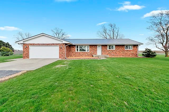868 County Road 3000 N photo 1