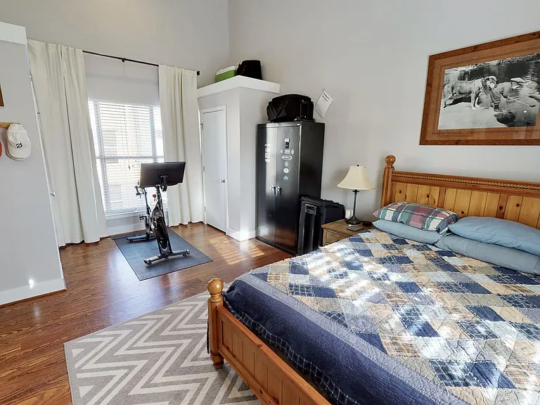 2061 Atherton Heights Ln — Photo 10