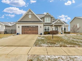 1010 Declaration Dr, Savoy, IL 61874