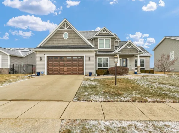 1010 Declaration Dr, Savoy, IL 61874