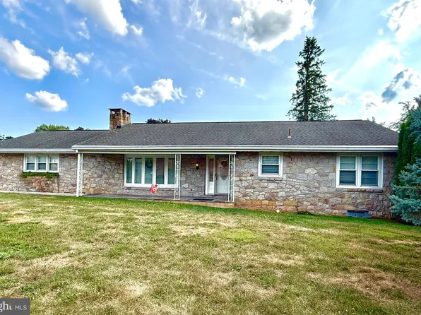 100 W 47th St, Reading, PA 19606