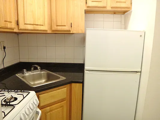 Rented by Paley Management | media 37