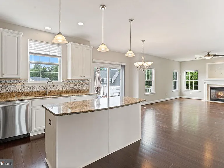 7495 Cavalcade Dr — Photo 13