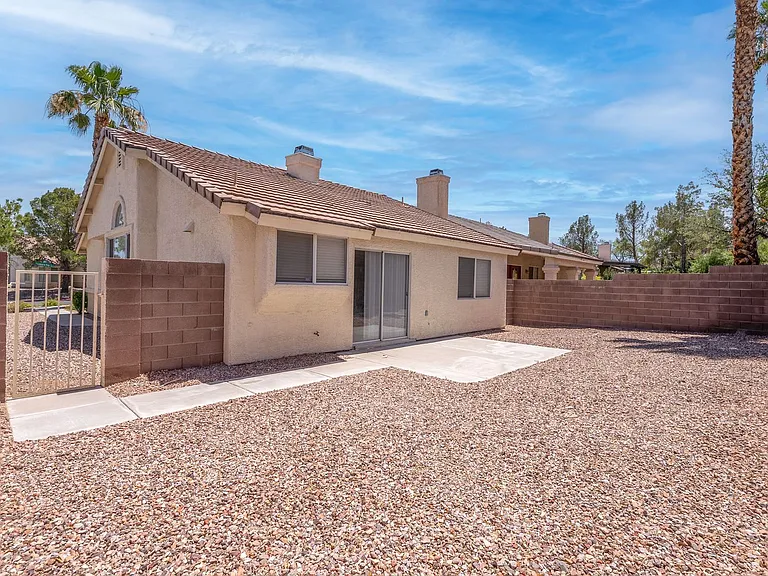 1613 Cathedral Peak Ct — Photo 34