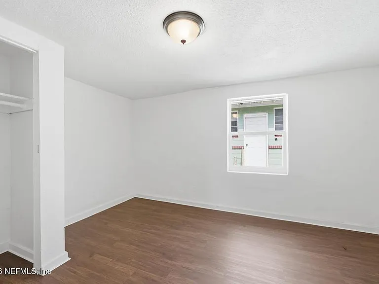 1823 W 44th St — Photo 10