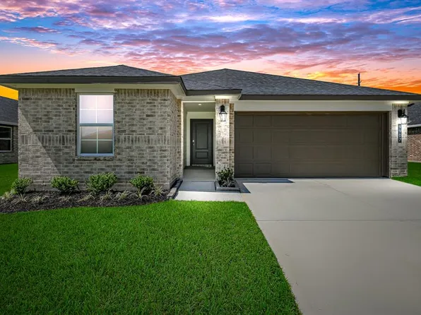 9907 Palm Royal Dr, Baytown, TX 77521