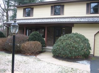 18 Bellflower Rd, Malta, NY 12020