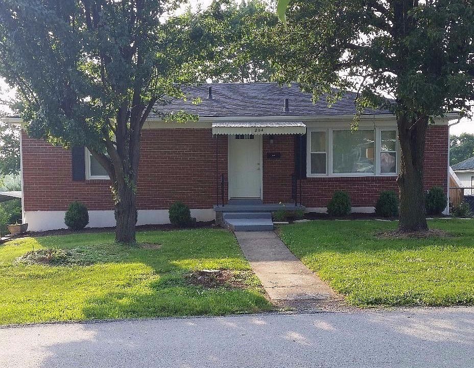 1st image of 204 Dewey Ct