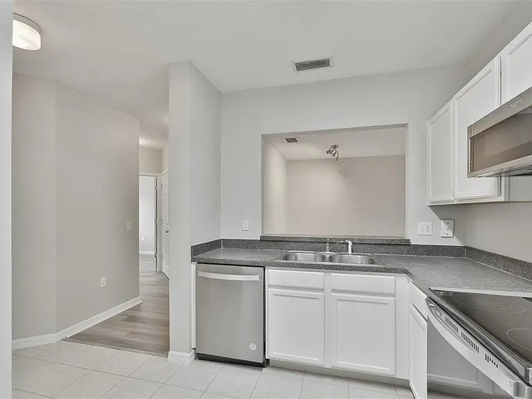 6437 Cypressdale Dr #201 — Photo 4