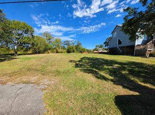 518 E Meyer Rd, Seabrook, TX 77586