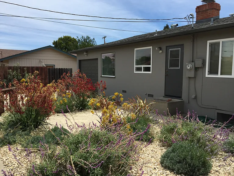908 Sandalwood Ave — Photo 3