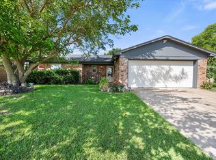 413 Linda Dr, Burleson, TX 76028