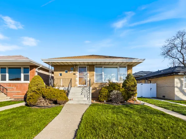 2906 W 82nd St, Chicago, IL 60652