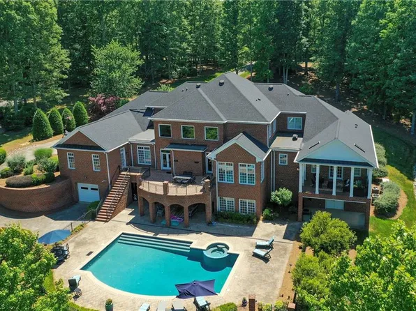 151 Wellsprings Ct, Pfafftown, NC 27040