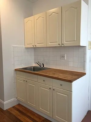 Rented by Veracity NYC LLC | media 34