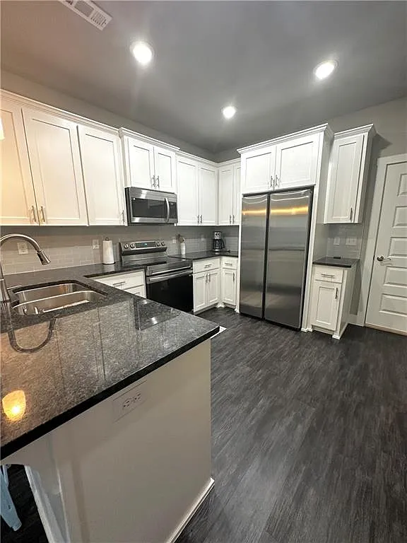 2 bed, 2.5 bath, 1571 sqft, $1,800 — Photo 3