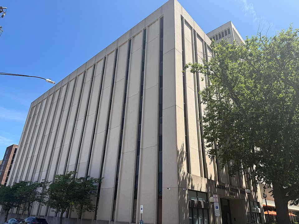 Building Photo 3