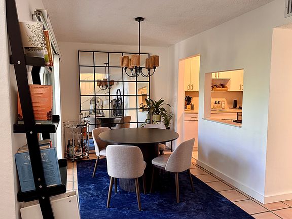 5th image of 11 Edgewater Dr APT 3