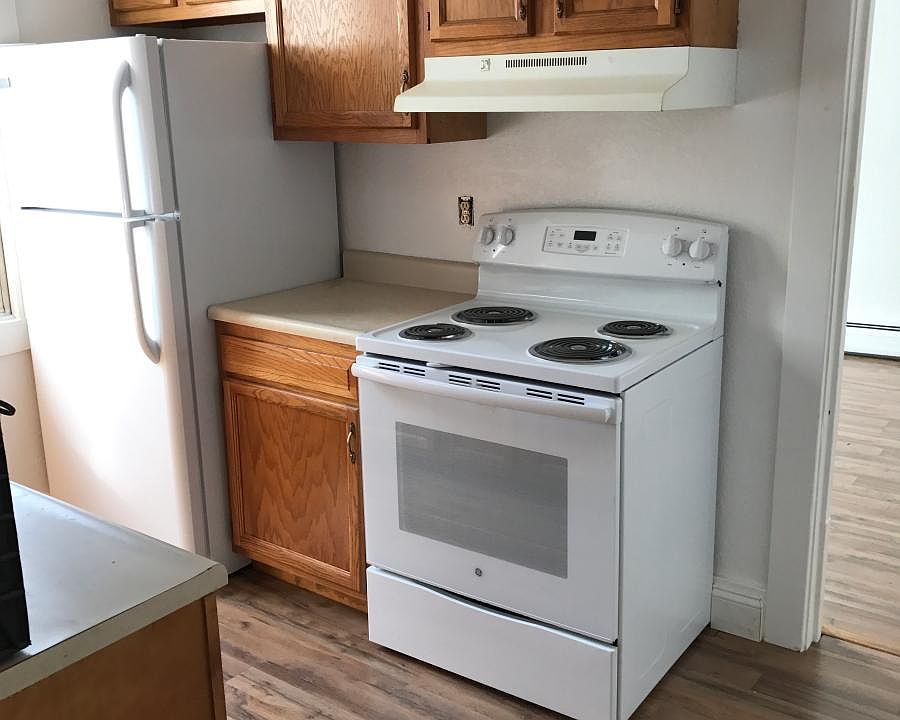 1st image of 14 Lake St APT 4