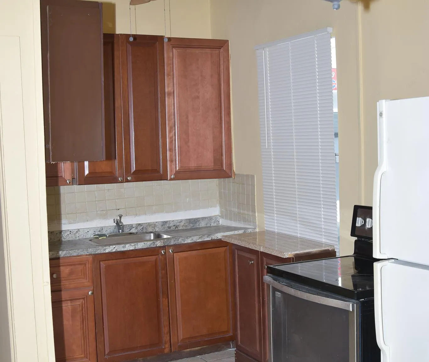 3 bed, 1026 sqft, $2,800 — Photo 4