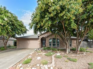 100 Jennings Dr, Waxahachie, TX 75165