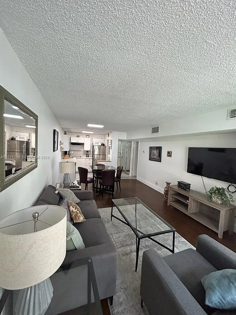 Avila South Condo — Photo 2