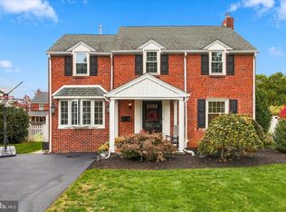 7 Valley View Ln, Newtown Square, PA 19073