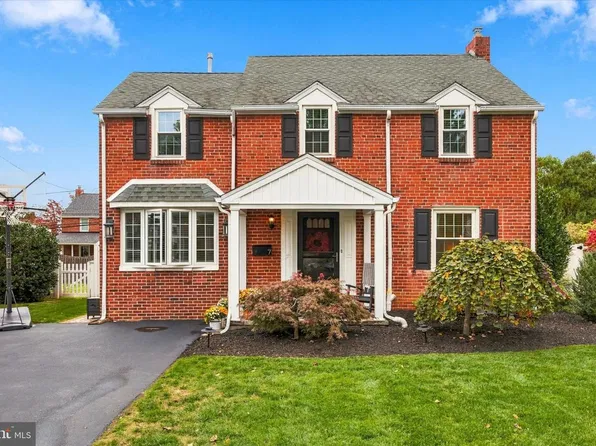 7 Valley View Ln, Newtown Square, PA 19073
