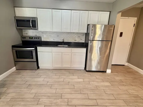 156 Bull Hill Ln, West Haven, CT