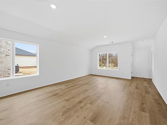 3rd image of 10052 Blackjack Rd