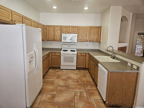 5th image of 5878 Gentleslope St