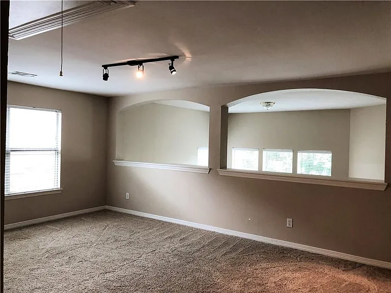 4621 Brighton Dr — Photo 7