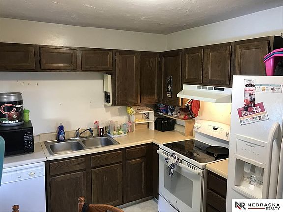 3rd image of 7310 Park View Blvd