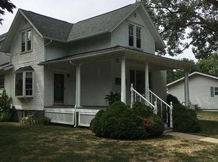 401 N Locust St, Wapella, IL 61777
