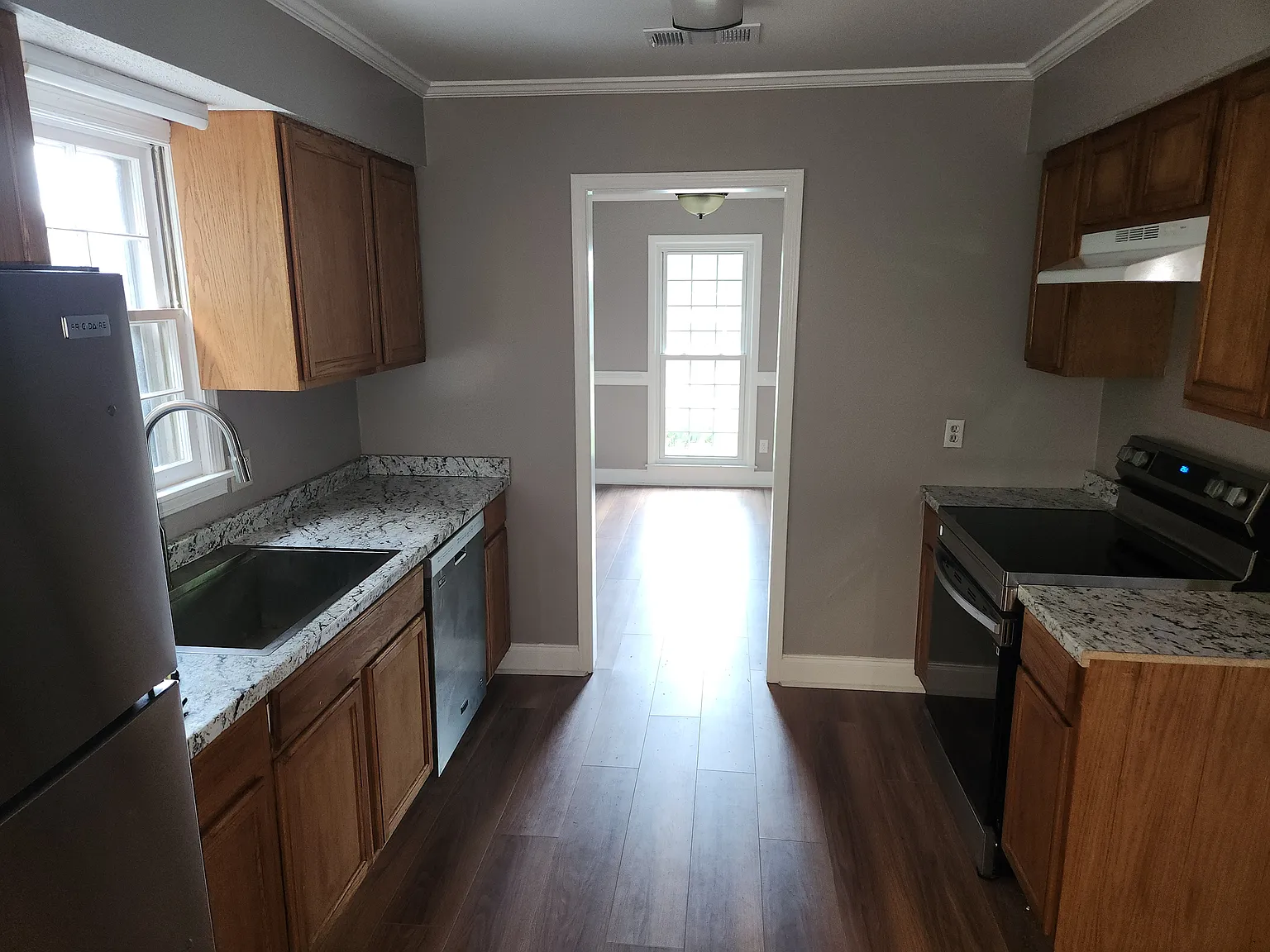 3 bed, 1696 sqft, $1,950 — Photo 3