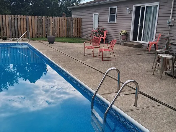 1319 Cedarhurst Rd, Niles, MI 49120
