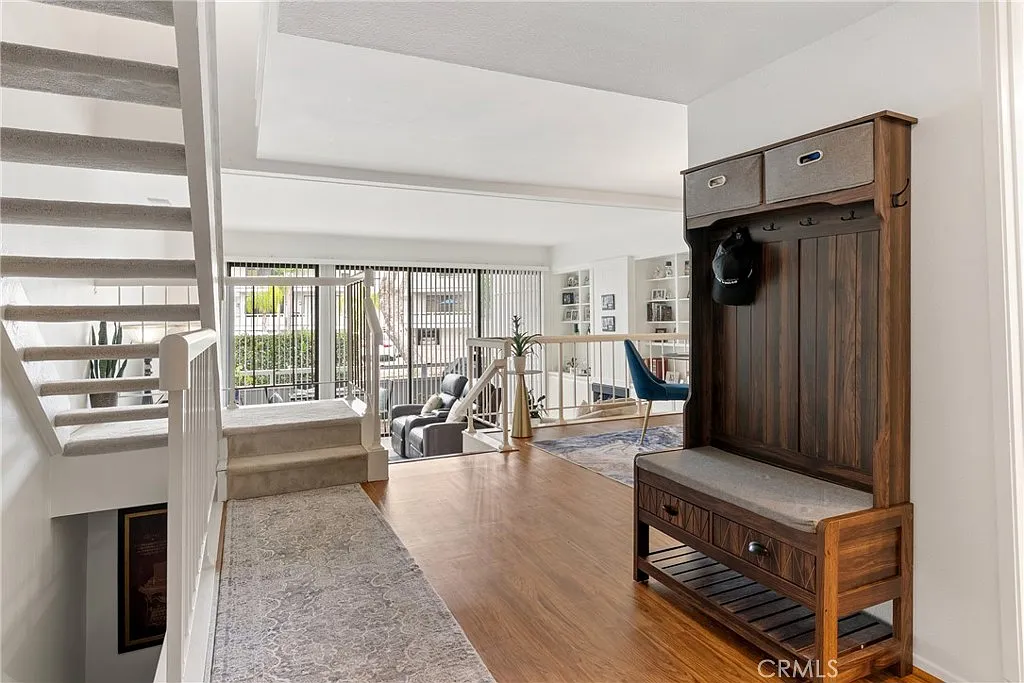3 bed, 2.5 bath, 1647 sqft, $5,350 — Photo 4