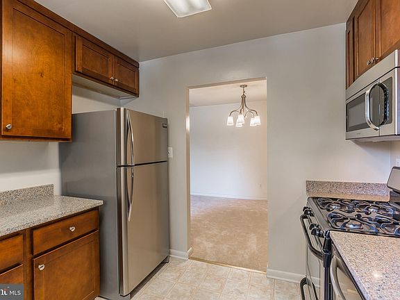 4th image of 3515 Washington Blvd APT 303