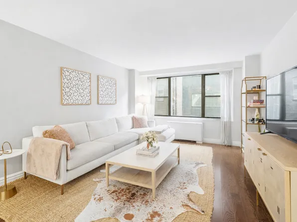 7 East 14th Street image 1 of 8