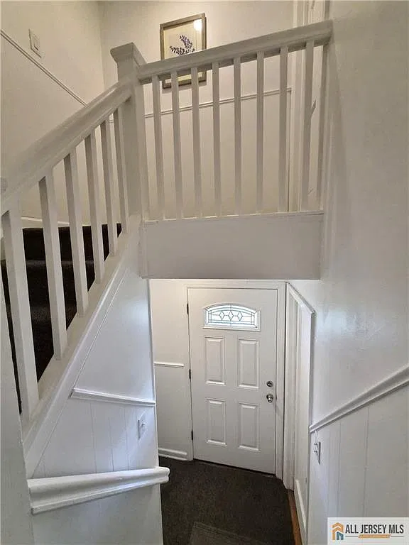 2 bed, 1.0 bath, 1584 sqft, $1,975 — Photo 2