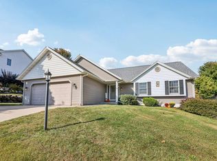 2708 Fox Hill DRIVE, Waukesha, WI 53189