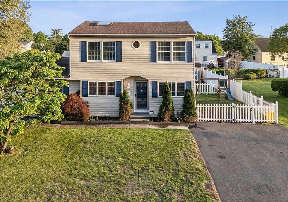1st image of 93 Elton Ave