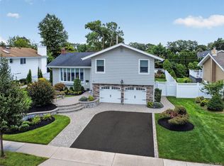 10 Fair Lane, Jericho, NY 11753