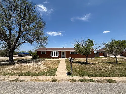 311 N Broadview St Photo 1