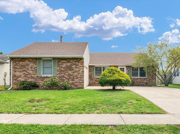 1907 Bittersweet Dr, Champaign, IL 61821