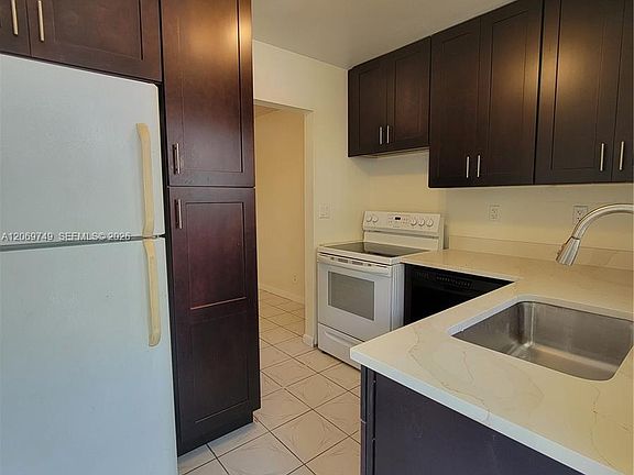 2nd image of 1425 Arthur St APT 101A